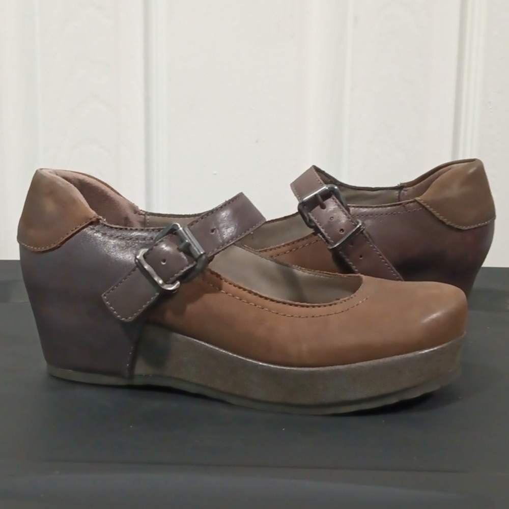 OTBT Aura Brown